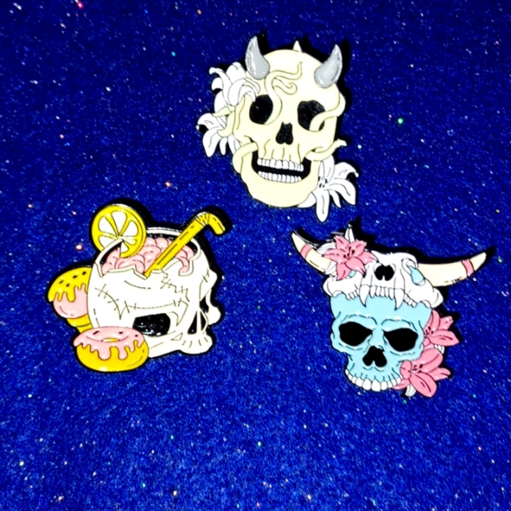 Skull Brooch Collection - Picture 3 of 8